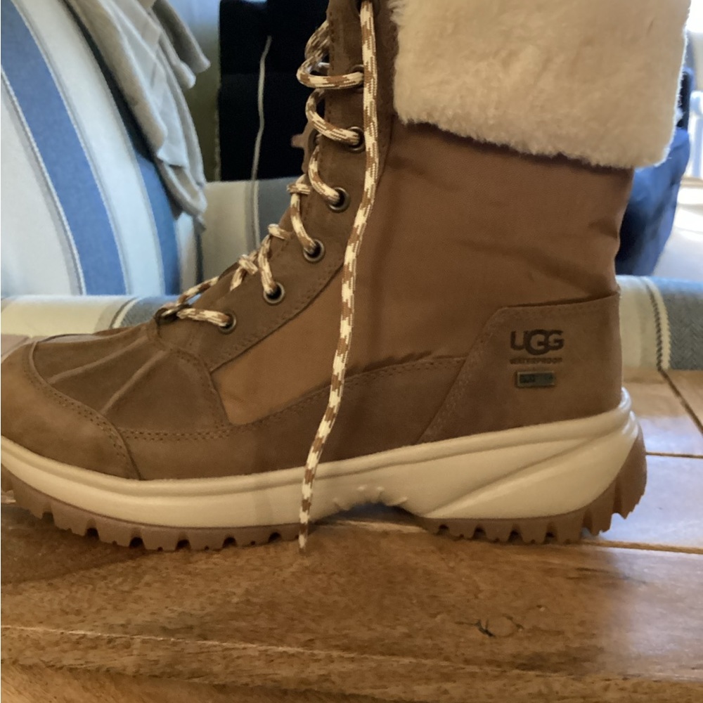 Brand new (worn once) UGG Yose Fluff Hikers